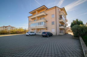 Apartments with a parking space Liznjan, Medulin - 21802